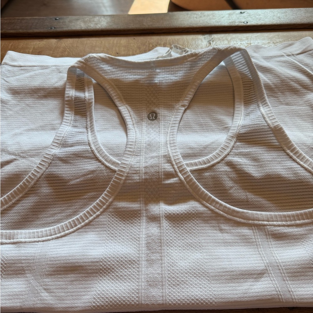 Lululemon Swiftly Tech Racerback 2.0 - Picture 5 of 7
